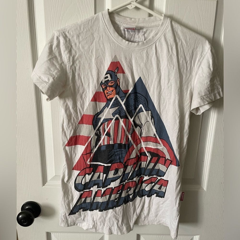 Marvel Captain America Short Sleeve Tee Shirt Adult Size Small
